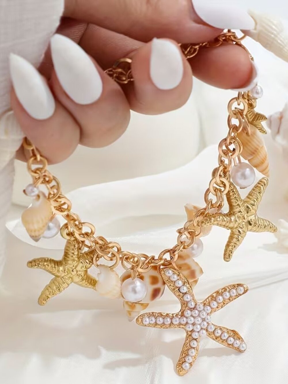 Seashell and Starfish Charm Bracelet (NEW & SO PRETTY!)